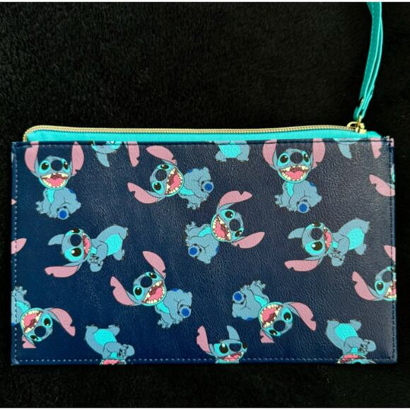 Disney Lilo & Stitch Stitch Cartoon Wristlet/Clutch New - Picture 2 of 6